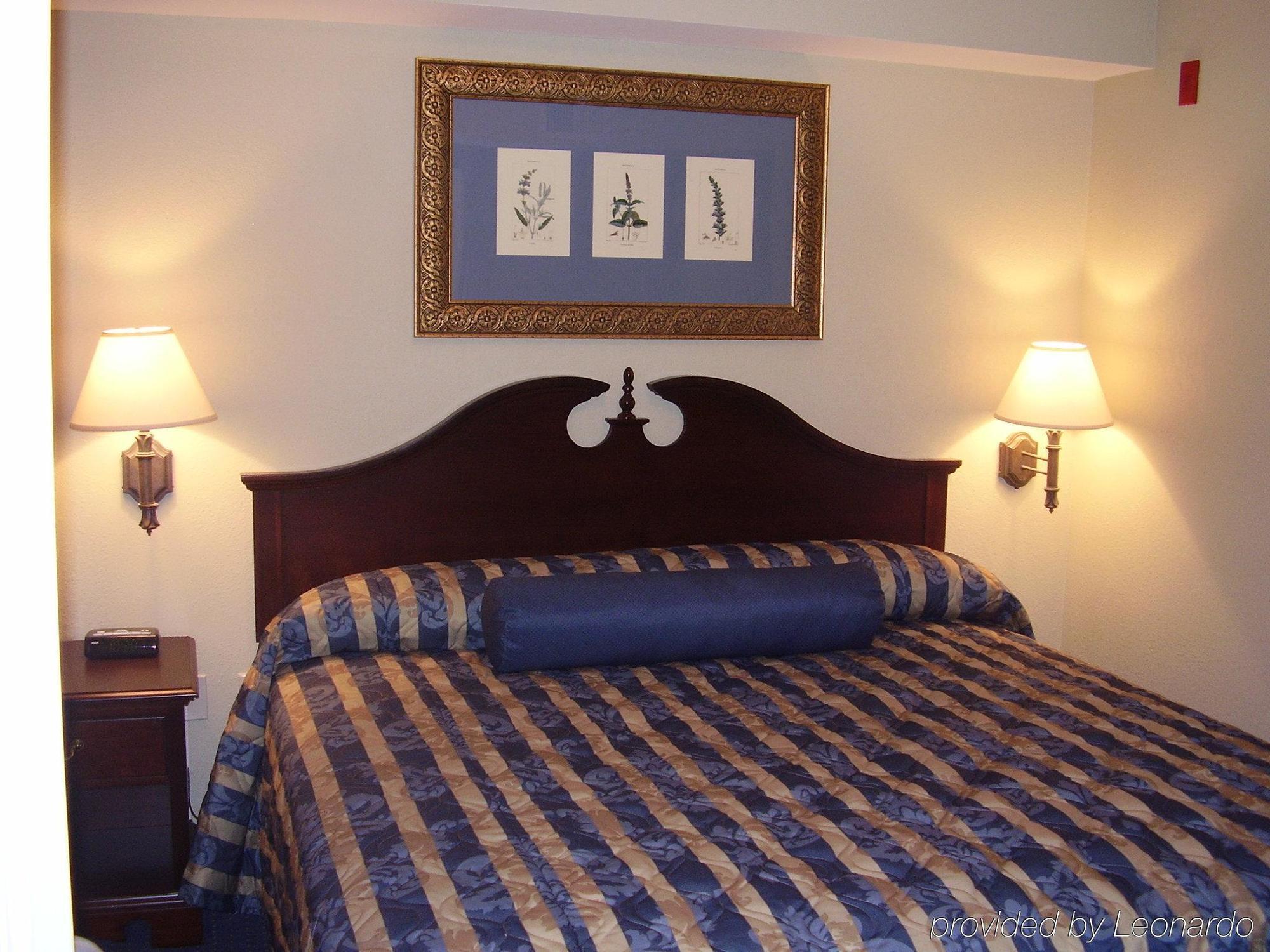 Bluegreen Vacations Patrick Henry Sqr, Ascend Resort Collection Williamsburg Room photo
